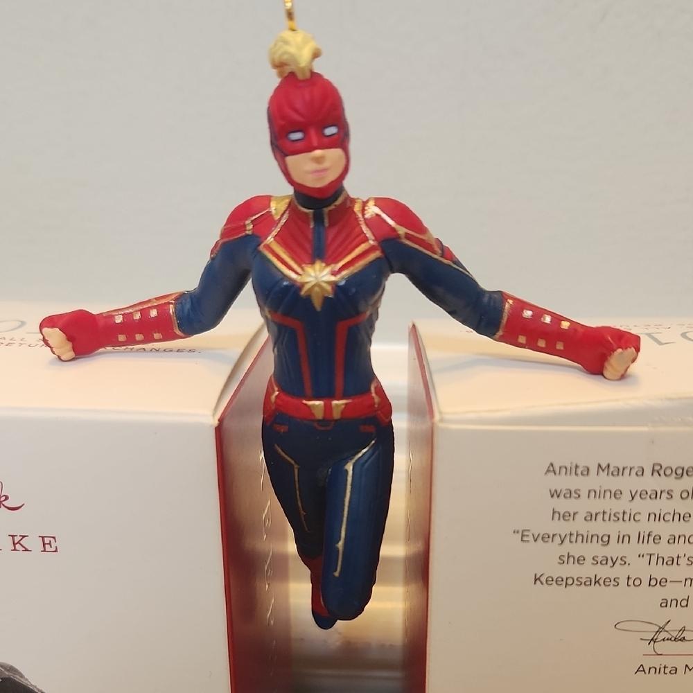 Hallmark Captain Marvel Keepsake Ornament - Picture 3 of 10